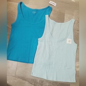 NWT Bundle Of 2 Old Navy Cropped Ribbed Tank Top. Blue and Light Blue. M.